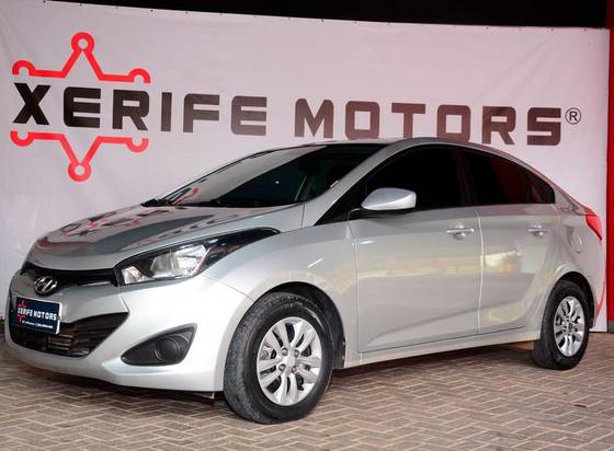 HYUNDAI HB20S 1.6 COMFORT PLUS 16V FLEX 4P AUTOMÁTICO